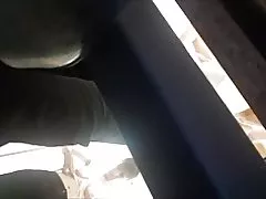 Tits matur fil-kabina