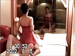 Milf Koreani jimxu b'qerq fuq ir-raġel ma boyfriend abjad