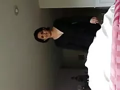 It-tifel żgħażagħ teasing sħun aunty