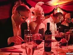Magma tal-film fetish swinger parti